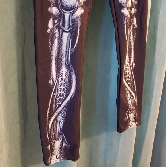 🇨🇦 Black Mechanical Skeleton Leggings - Picture 3 of 4